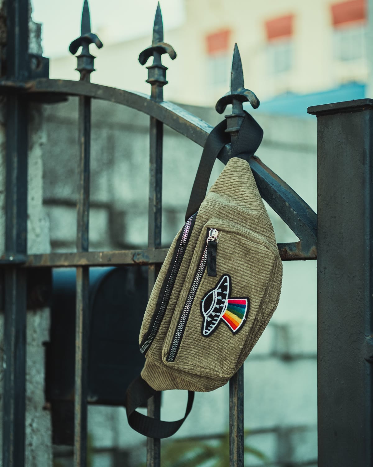 Sac banane en velours kaki
