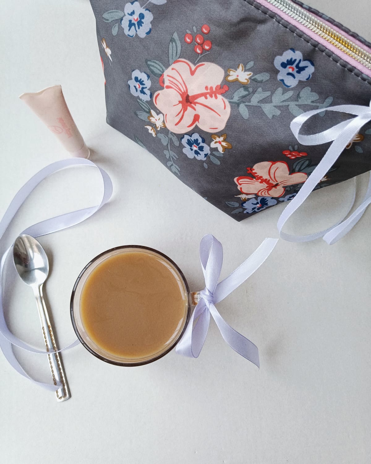 Trousse de toilette fleurie